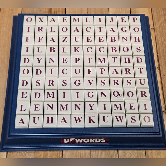 VINTAGE UPWARDS BY SCRABBLE - 3D WORD GAME - STACK TILES - 100% COMPLETE - 1997 - Picture 3 of 9